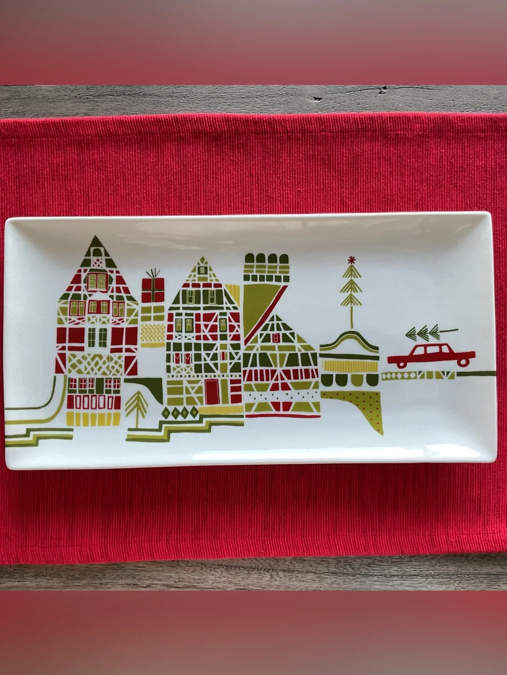 NWT Crate & Barrel Discontinued Julia Rothman “Yule Town” 15” Ceramic Platter